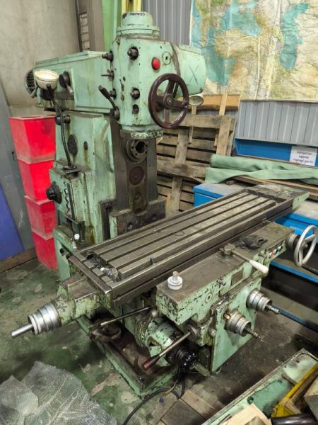 Широкоуниверсальный фрезерный 6Р82Ш — фото 3